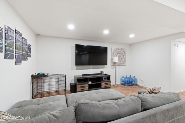 2515 Aspen Drive, Anchorage, AK 99517