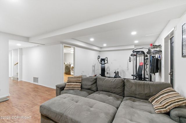 2515 Aspen Drive, Anchorage, AK 99517