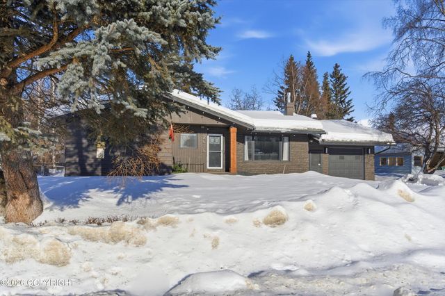 2515 Aspen Drive, Anchorage, AK 99517