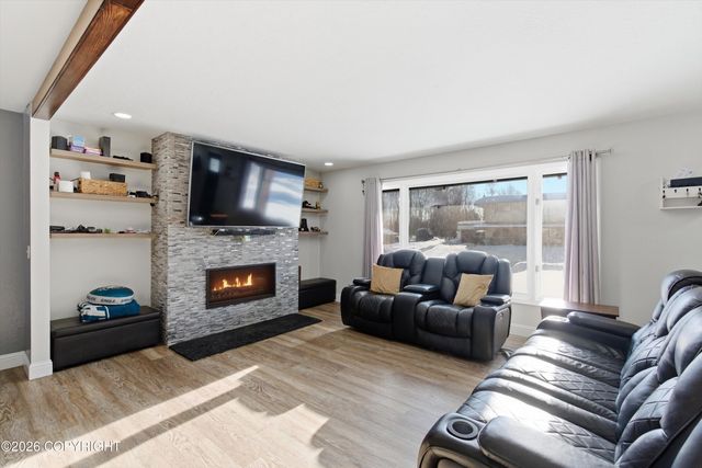 2515 Aspen Drive, Anchorage, AK 99517