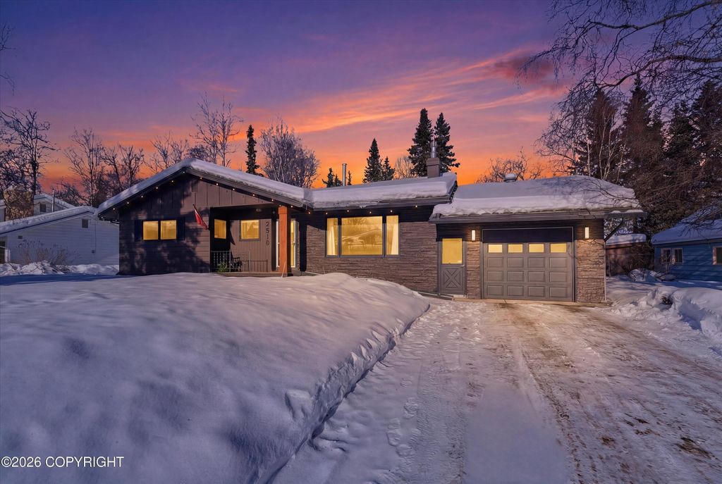 2515 Aspen Drive, Anchorage, AK 99517