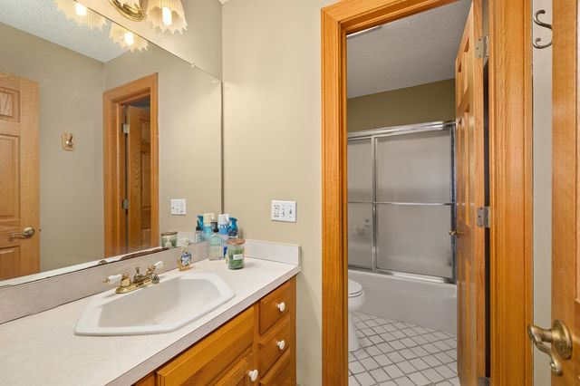 3320 Oakstone Drive, Ontario, OH 44903