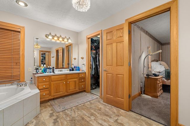 3320 Oakstone Drive, Ontario, OH 44903