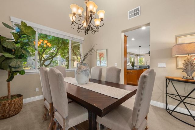 2564 W Summerland Way, Roseville, CA 95747