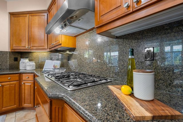 2564 W Summerland Way, Roseville, CA 95747