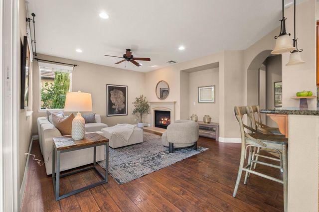 2564 W Summerland Way, Roseville, CA 95747