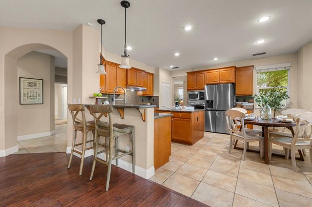 2564 W Summerland Way, Roseville, CA 95747