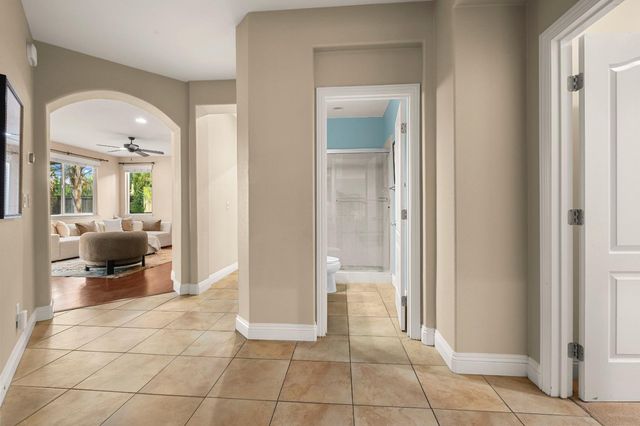2564 W Summerland Way, Roseville, CA 95747