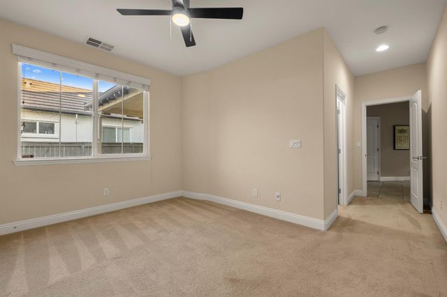 2564 W Summerland Way, Roseville, CA 95747