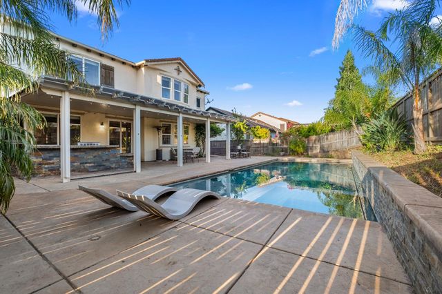 2564 W Summerland Way, Roseville, CA 95747