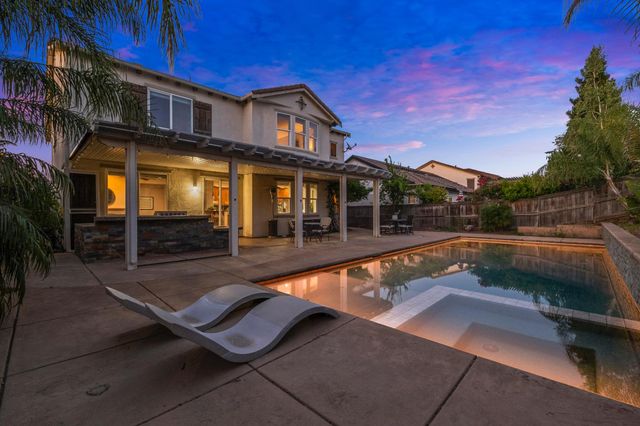 2564 W Summerland Way, Roseville, CA 95747