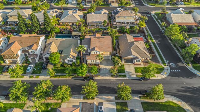 2564 W Summerland Way, Roseville, CA 95747
