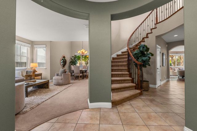 2564 W Summerland Way, Roseville, CA 95747