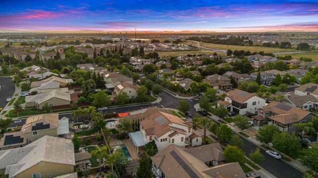 2564 W Summerland Way, Roseville, CA 95747