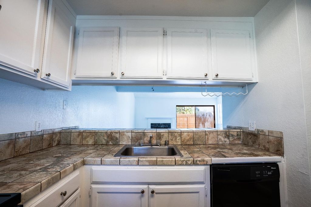 Image 12 of property listing at 4885 N Backer Avenue # 128, Fresno, CA 93726