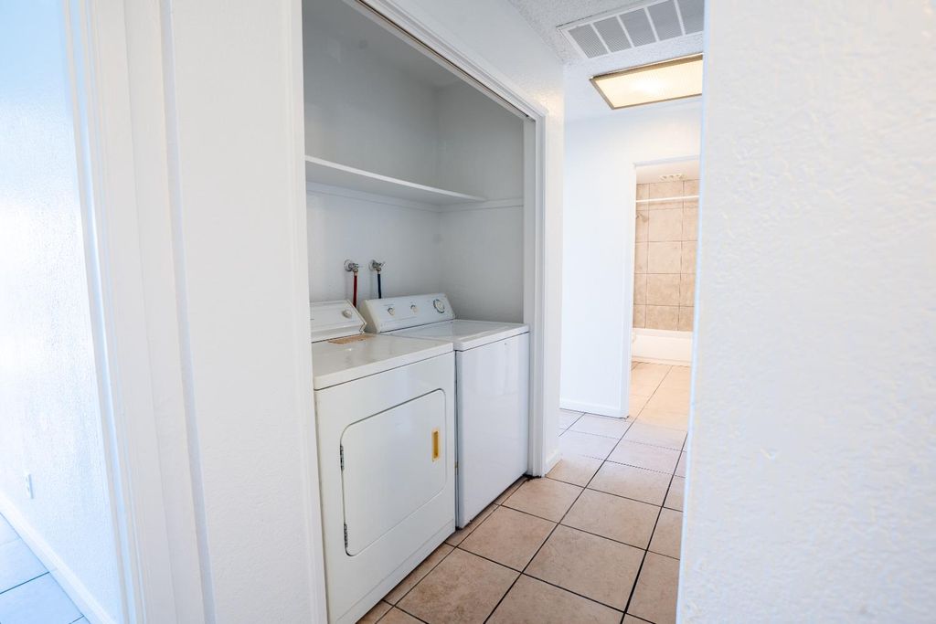 Image 14 of property listing at 4885 N Backer Avenue # 128, Fresno, CA 93726