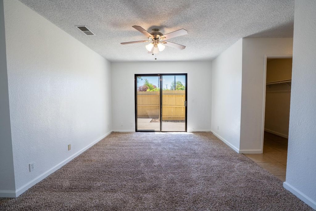 Image 16 of property listing at 4885 N Backer Avenue # 128, Fresno, CA 93726