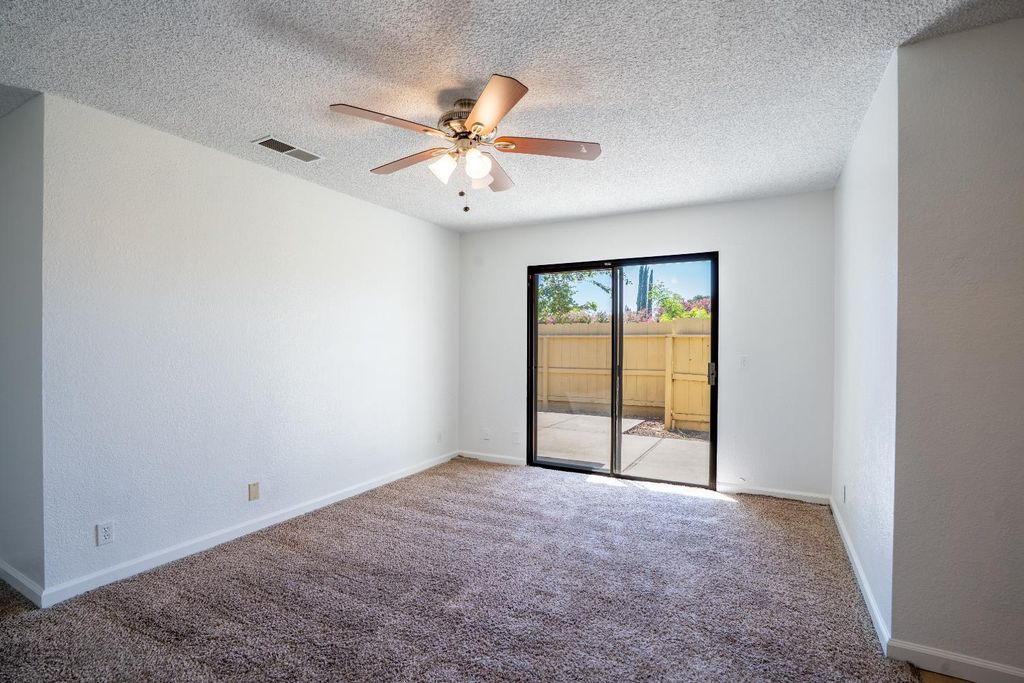 Image 17 of property listing at 4885 N Backer Avenue # 128, Fresno, CA 93726