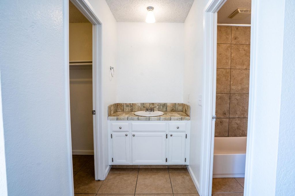 Image 19 of property listing at 4885 N Backer Avenue # 128, Fresno, CA 93726
