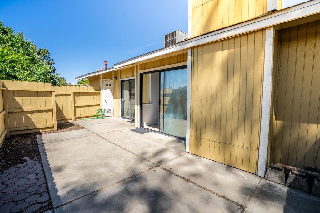 Image 30 of property listing at 4885 N Backer Avenue # 128, Fresno, CA 93726
