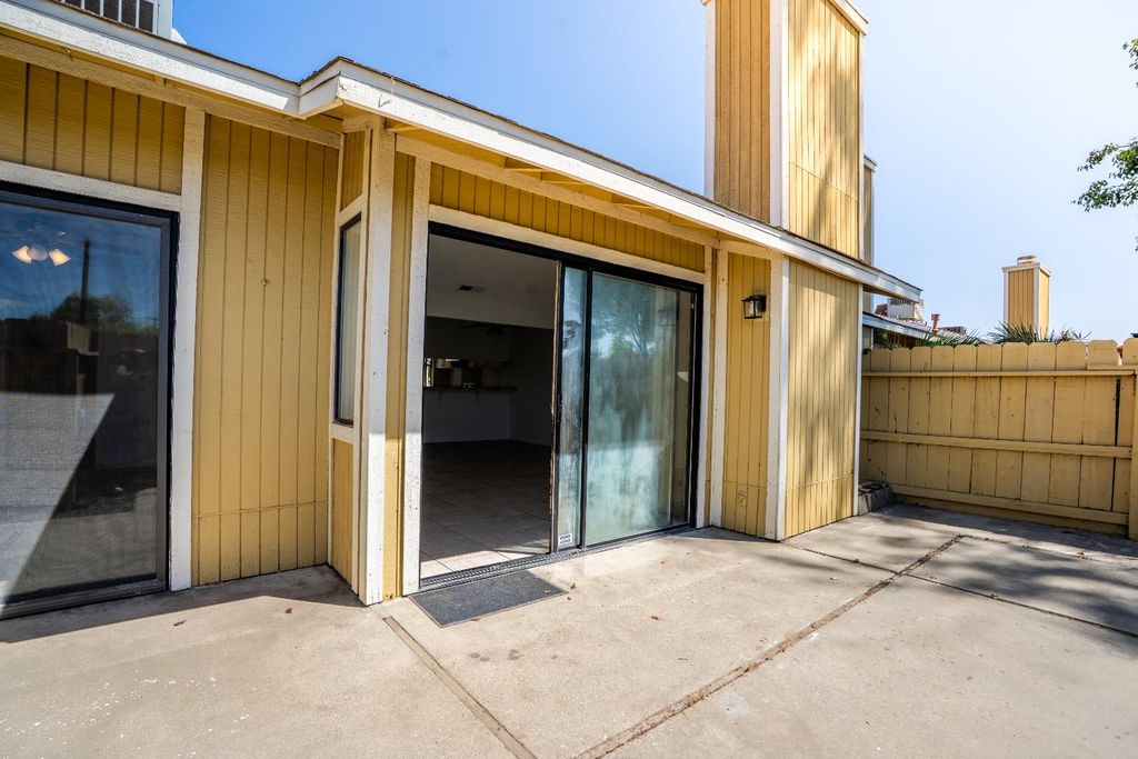 Image 32 of property listing at 4885 N Backer Avenue # 128, Fresno, CA 93726