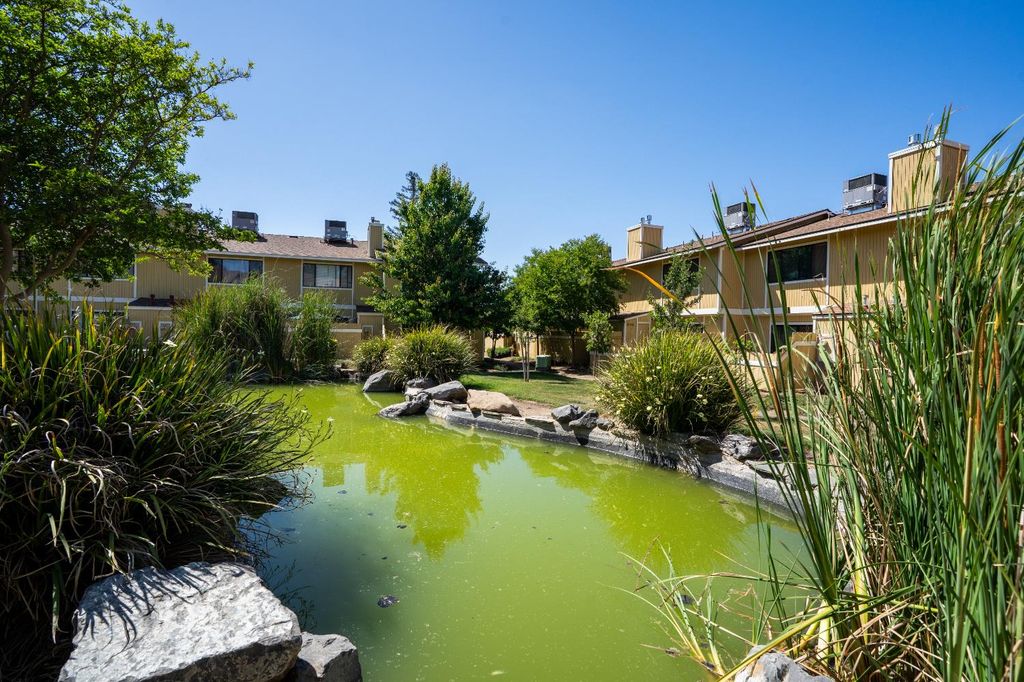 Image 34 of property listing at 4885 N Backer Avenue # 128, Fresno, CA 93726
