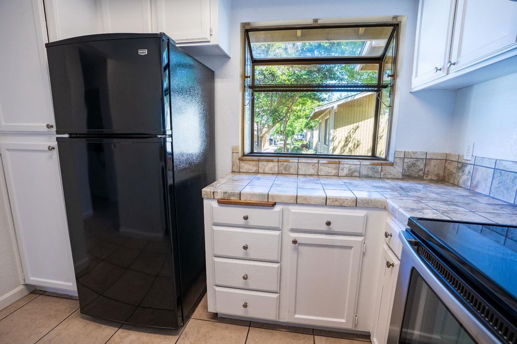 Image 6 of property listing at 4885 N Backer Avenue # 128, Fresno, CA 93726
