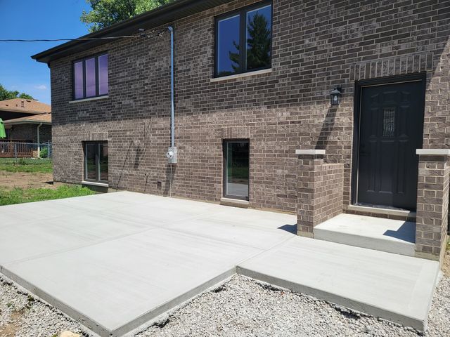 10230 S 83rd Court, Palos Hills, IL 60465