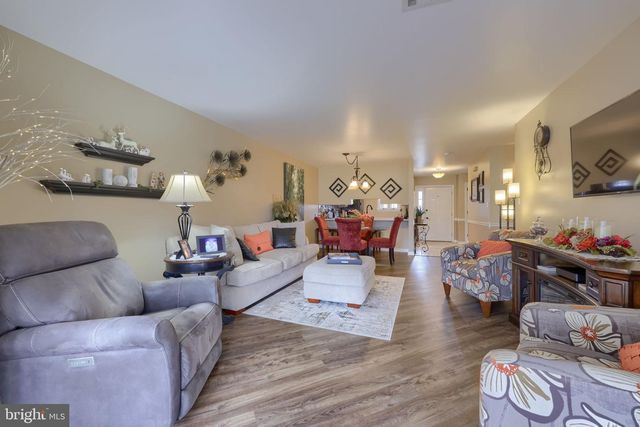 225 BLACK OAK DR, Lancaster, PA 17602