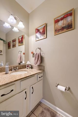 225 BLACK OAK DR, Lancaster, PA 17602