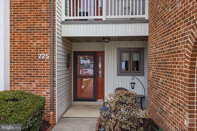 225 BLACK OAK DR, Lancaster, PA 17602