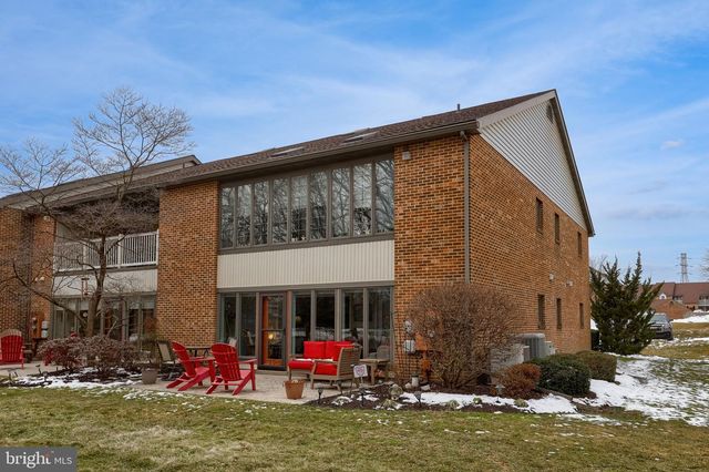 225 BLACK OAK DR, Lancaster, PA 17602