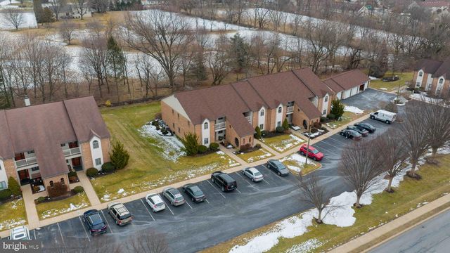225 BLACK OAK DR, Lancaster, PA 17602