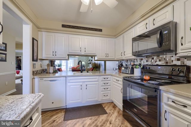 225 BLACK OAK DR, Lancaster, PA 17602