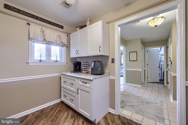 225 BLACK OAK DR, Lancaster, PA 17602