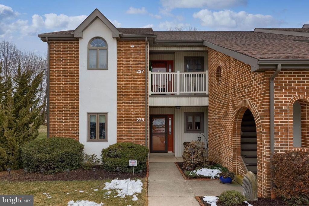 225 BLACK OAK DR, Lancaster, PA 17602