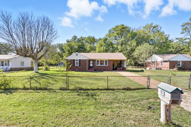 205 Rebecca Ln, Clarksville, TN 37042
