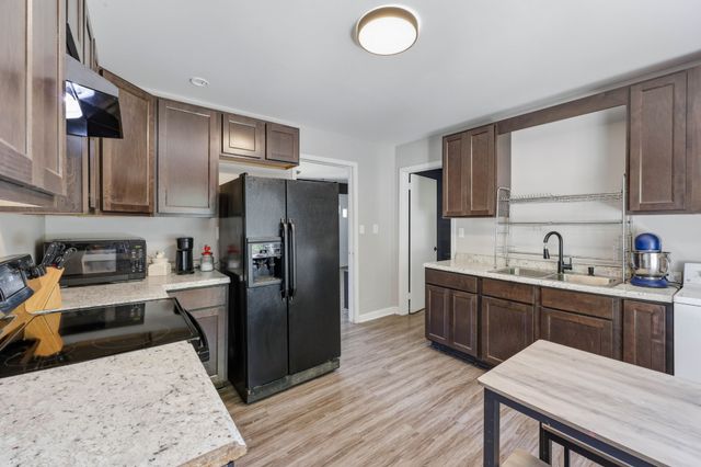 205 Rebecca Ln, Clarksville, TN 37042