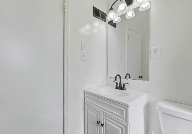 205 Rebecca Ln, Clarksville, TN 37042