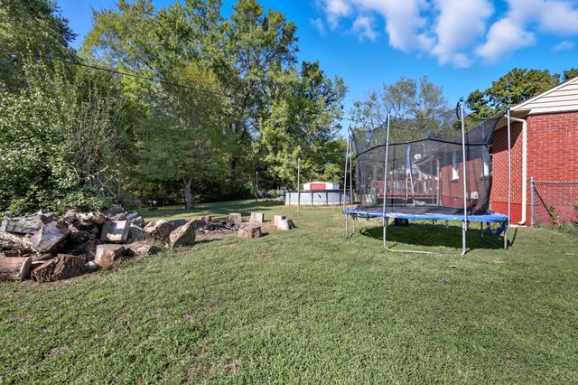 205 Rebecca Ln, Clarksville, TN 37042