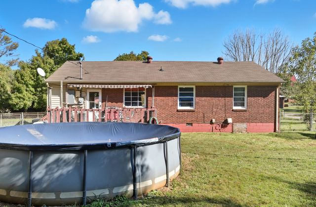 205 Rebecca Ln, Clarksville, TN 37042