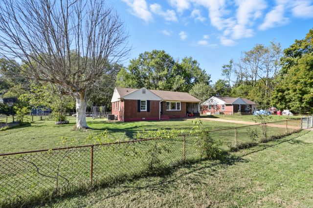 205 Rebecca Ln, Clarksville, TN 37042