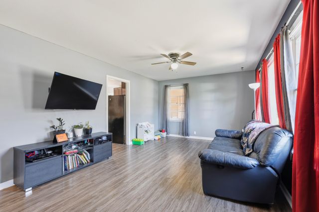 205 Rebecca Ln, Clarksville, TN 37042