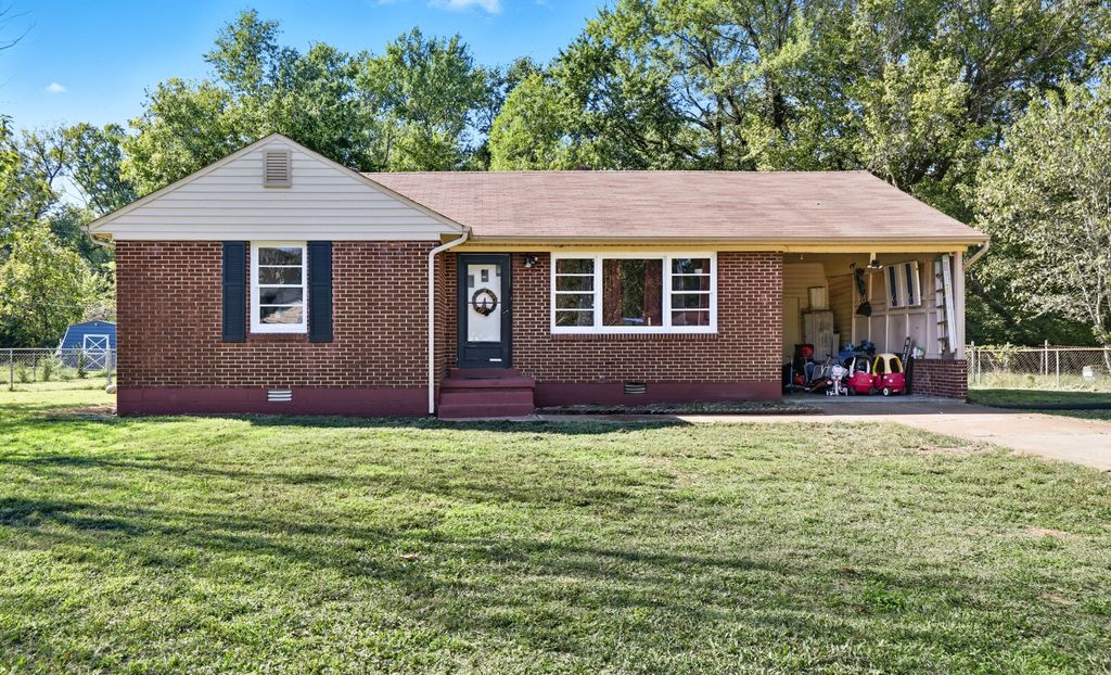 205 Rebecca Ln, Clarksville, TN 37042