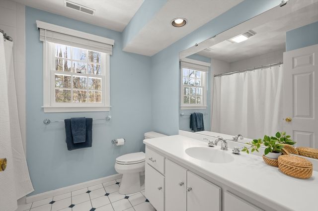 43 Ashley Place, Reading, MA 01867