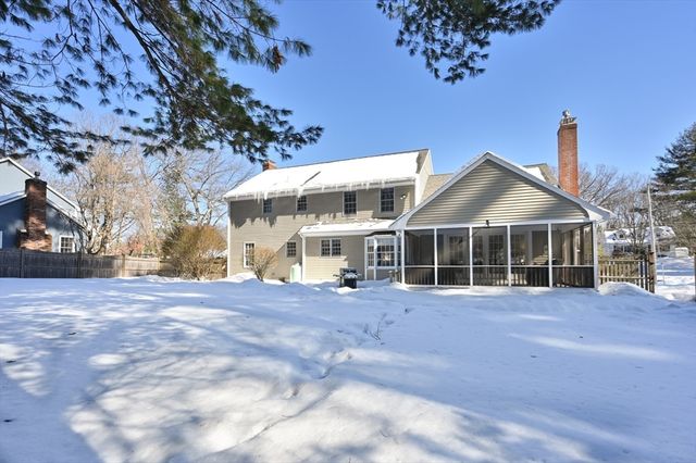 43 Ashley Place, Reading, MA 01867