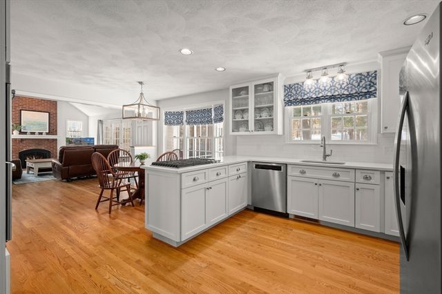 43 Ashley Place, Reading, MA 01867