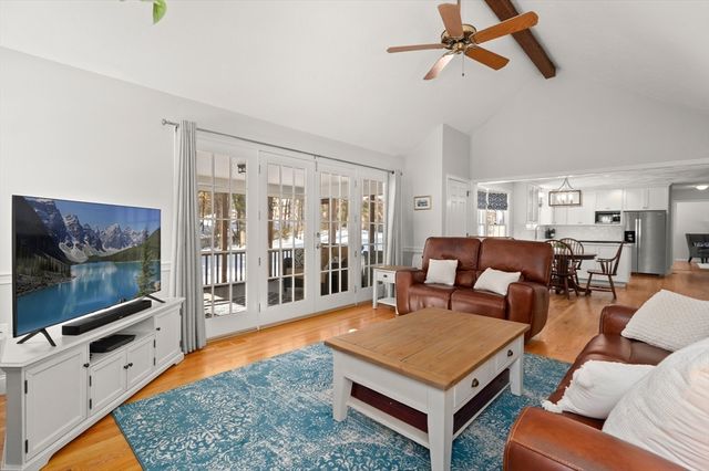 43 Ashley Place, Reading, MA 01867