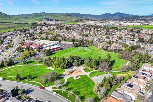 625 Greentree Cir, Fairfield, CA 94534