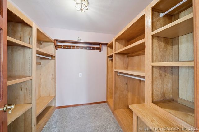 9488 E 137th Street S, Bixby, OK 74008